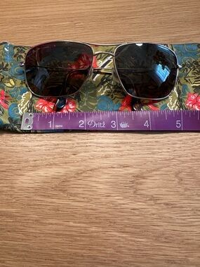 Maui Jim Gold Metal Aviator Frame Polarized Sunglasses